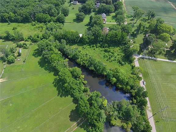 3rd image of 3775 Ferry Rd