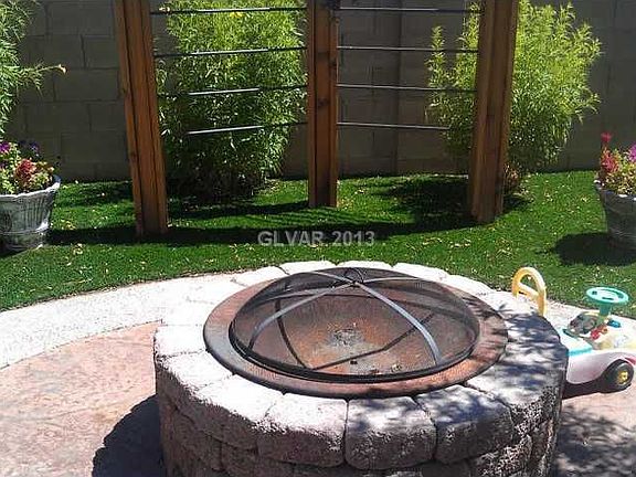 2nd image of 324 Sweet Sugar Pine Dr