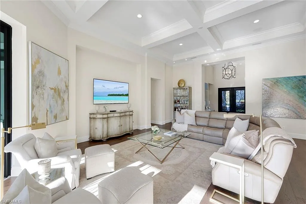 4 bed, 4.5 bath, 3238 sqft, $15,000 — Photo 4