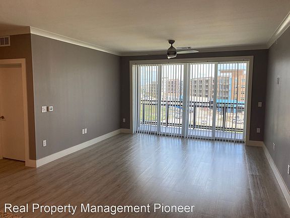 3rd image of 3517 Windhaven Pkwy #1506