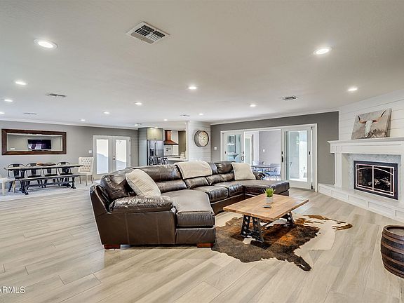 3rd image of 5741 E Orange Blossom Ln