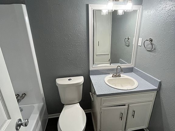 3rd image of 315 Cedar St #12