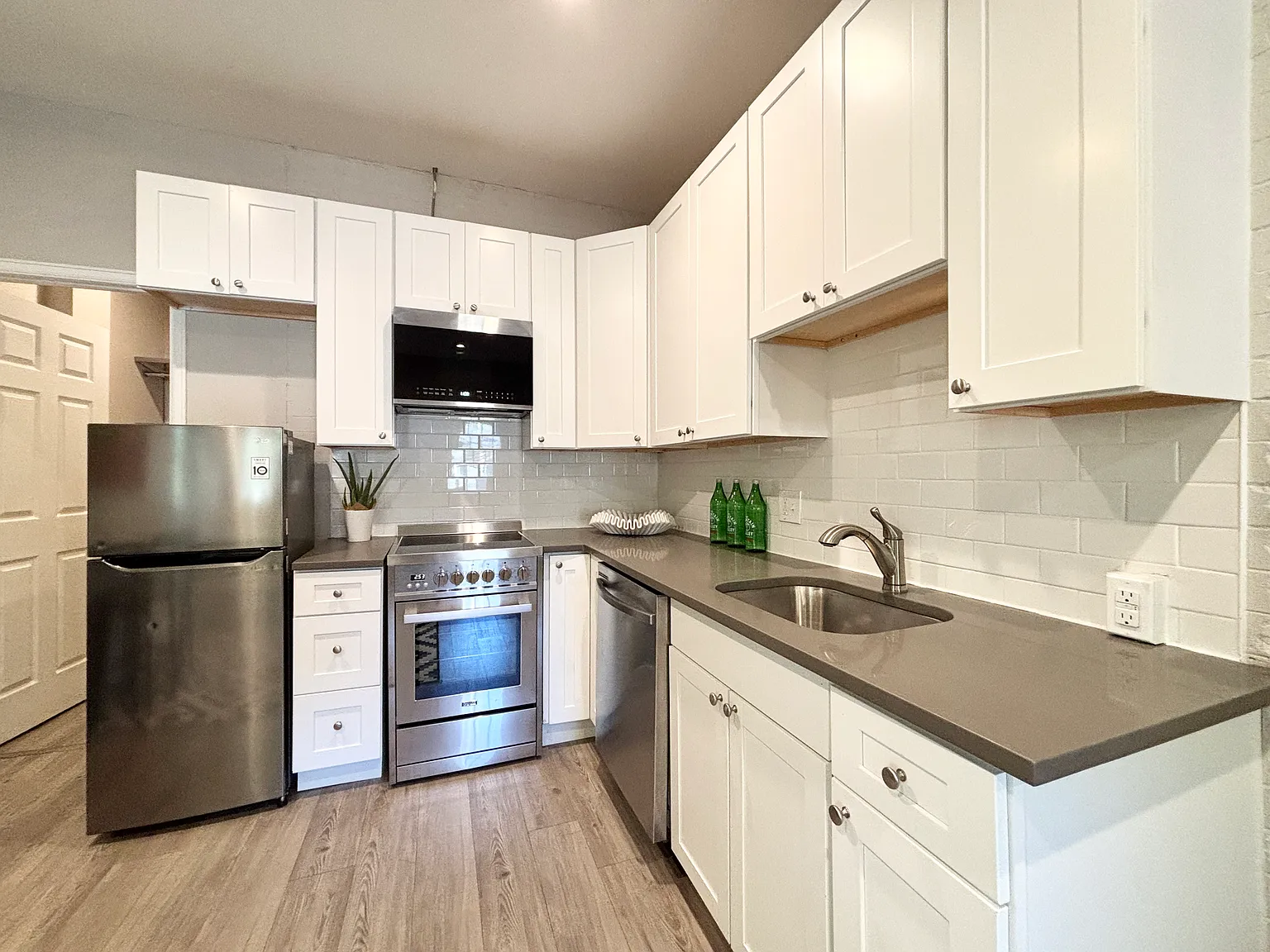 1 bed, $1,895 — Photo 3