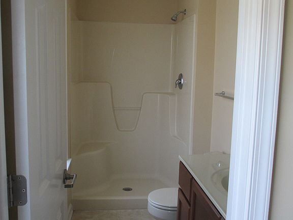 3rd image of 501 Leesburg Dr