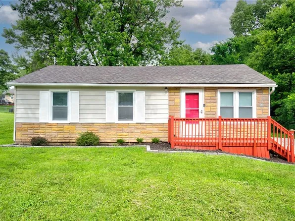 6124 N Colorado Ave, Gladstone, MO 64119