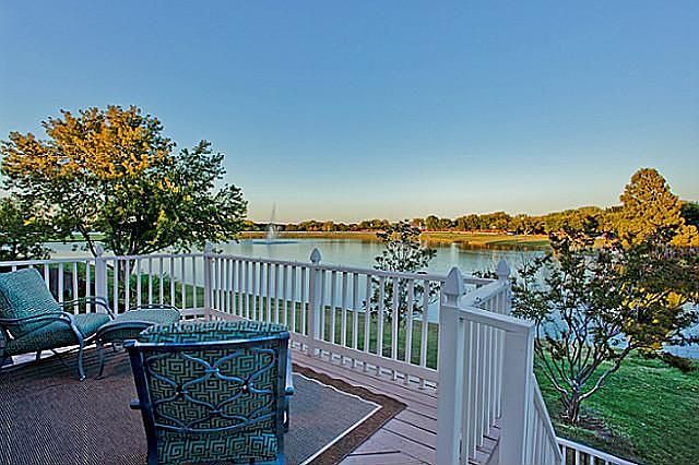 1st image of 2120 Lakeshore Dr