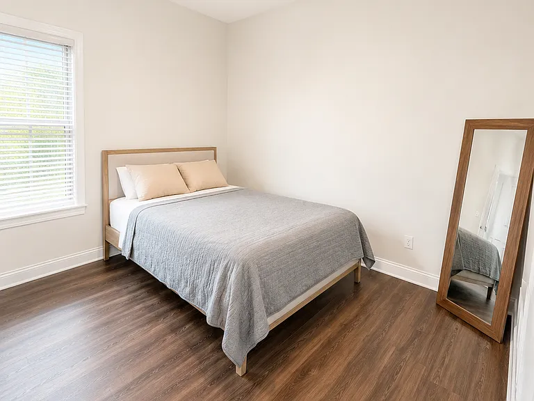 1101 Fortress Ave SW — Photo 2
