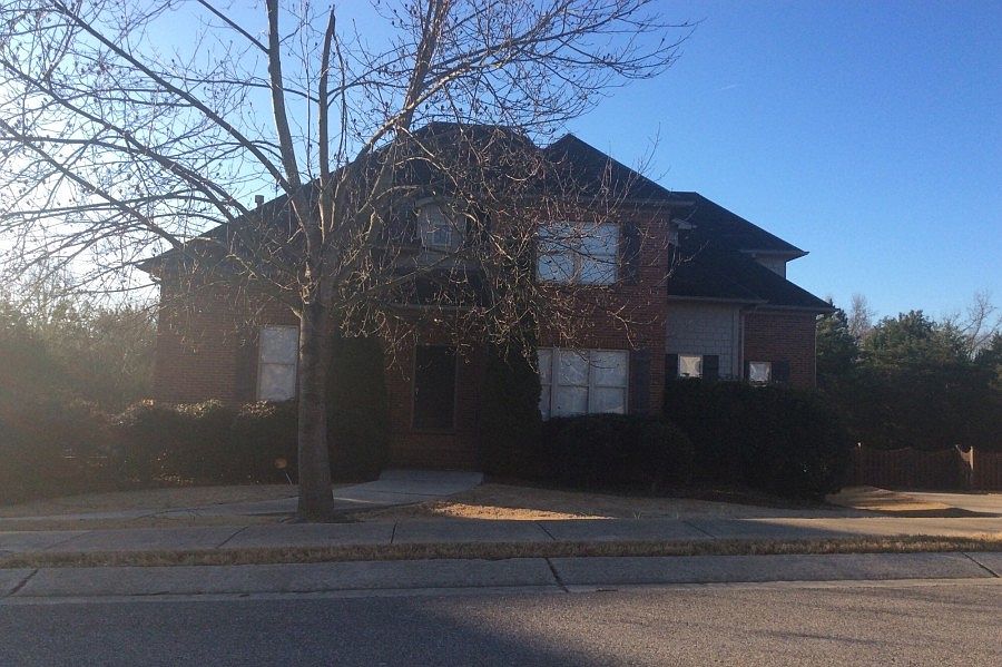 1st image of 6117 Clubhouse Dr