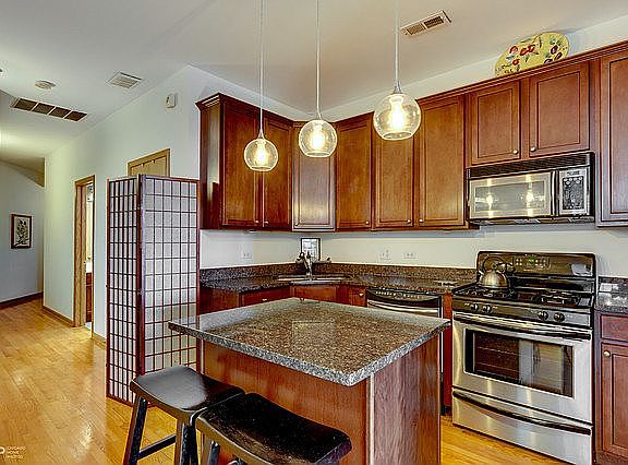 5th image of 769 E Oakwood Blvd Unit 2