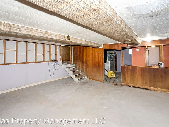 3rd image of 6632 Forest Ave #1