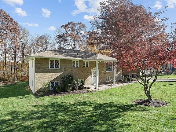 2nd image of 107 Grove Ct