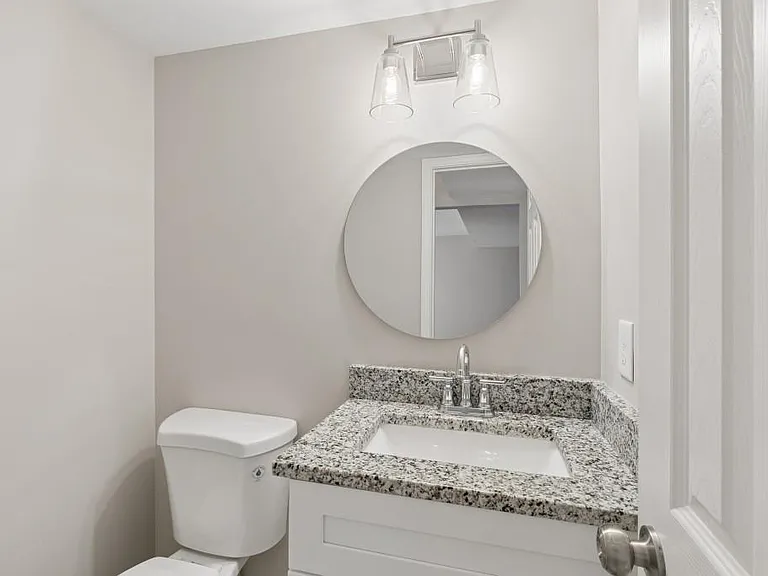 4930 Farmstead Ct NE — Photo 16