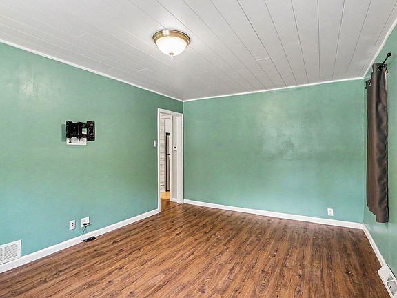 3rd image of 3513 Tampa St