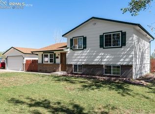 9745 Rolling G Rd, Fountain, CO 80817