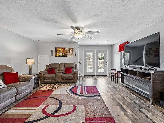 3rd image of 1316 Cy Blackburn Cir
