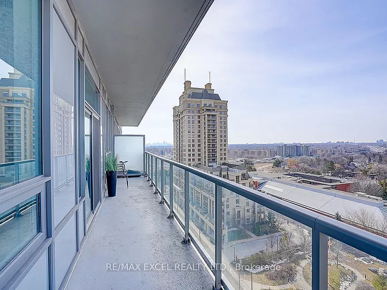 7 Kenaston Gdns #LPH5 — Photo 20