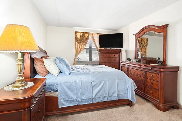 Sold by Compass | media 4