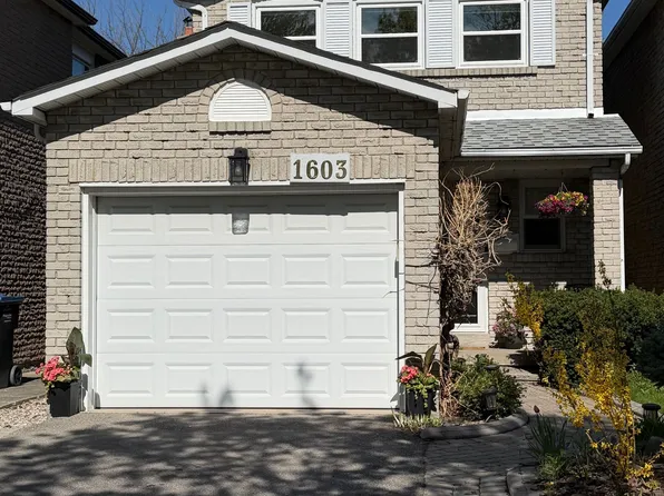 1603 Dewberry Cres, Mississauga, ON L4W 3B6