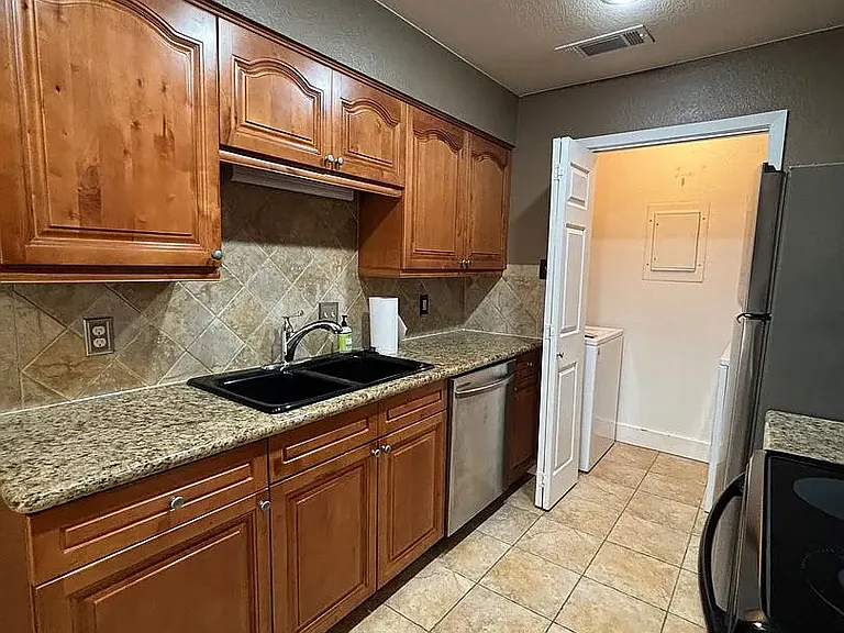 5638 Cedar Creek Dr — Photo 7