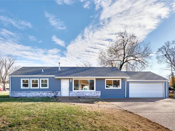 4216 Saint Leonard Ln, Saint Ann, MO 63074