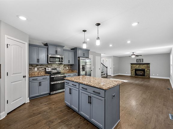 4th image of 150 Sycamore Hill Dr