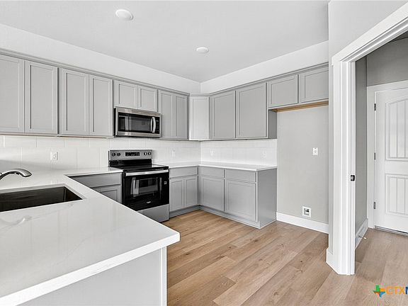 3rd image of 827 Liberty Park Dr