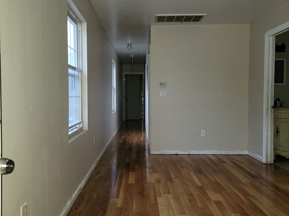 Building Photo 4