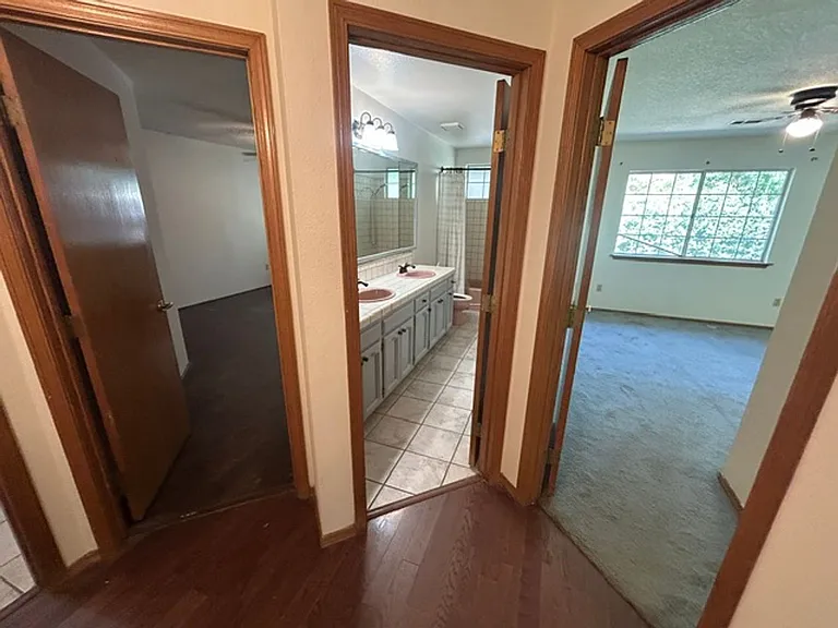 5730 W Laura Ct — Photo 37