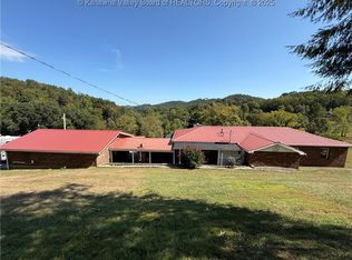 2011 Archibald Dr, Sissonville, WV 25320