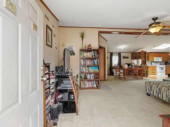 3rd image of 420 Lockbay Rd