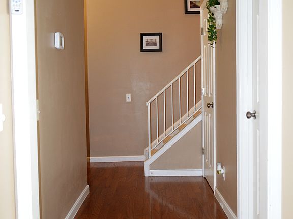 4th image of 8208 Crossbrook Ct Unit 202