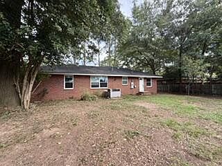 2nd image of 2316 Pembroke Dr