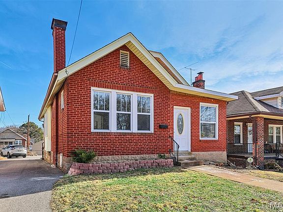 3rd image of 1502 Bredell Ave