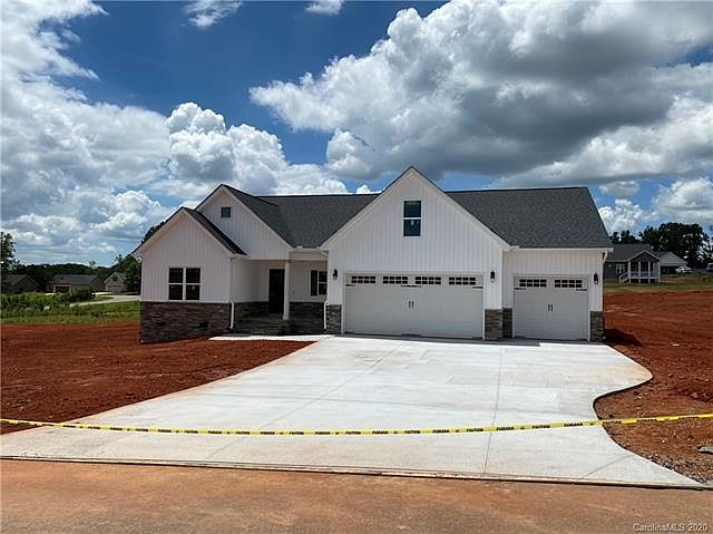 2nd image of 305 Absher Farm Loop #2