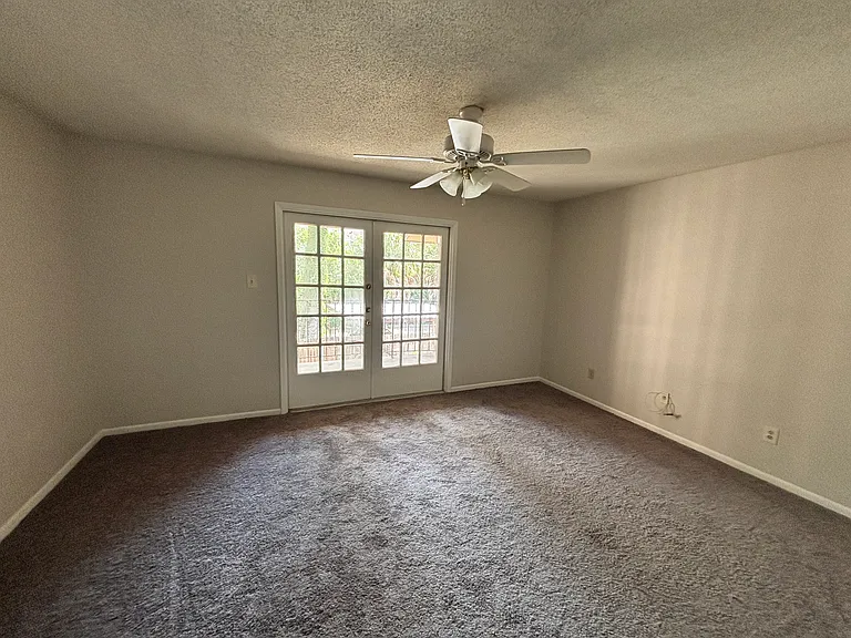 402 W Power Ave #5 — Photo 6