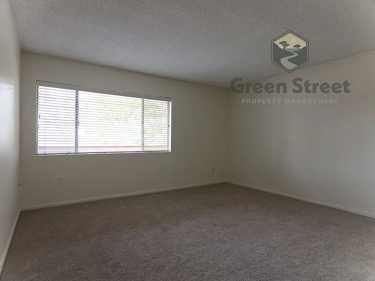 6812 Hyde Park Dr — Photo 11
