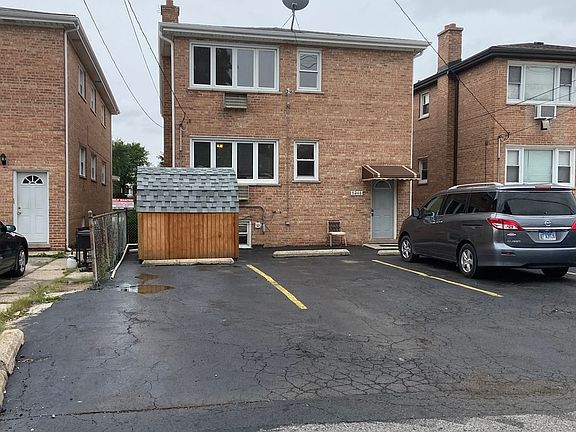 4th image of 8248 W 95th St