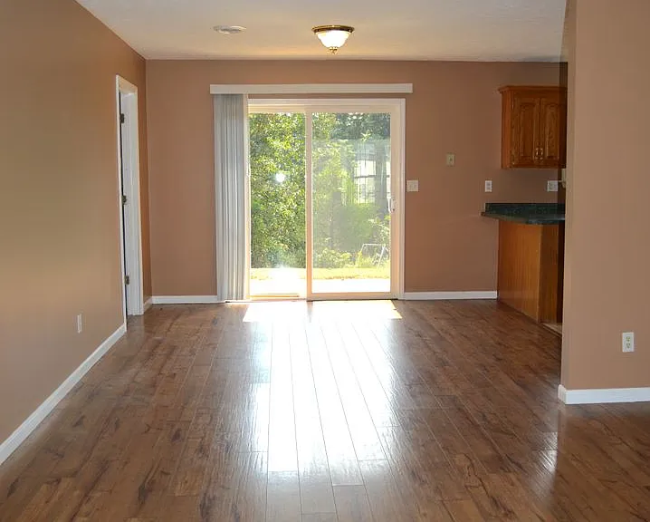 14620 Hobby Dr — Photo 4