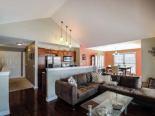 3334 Endsleigh Ln — Photo 10