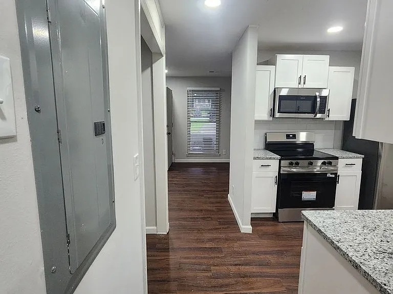 2939 Gleason Ave — Photo 15