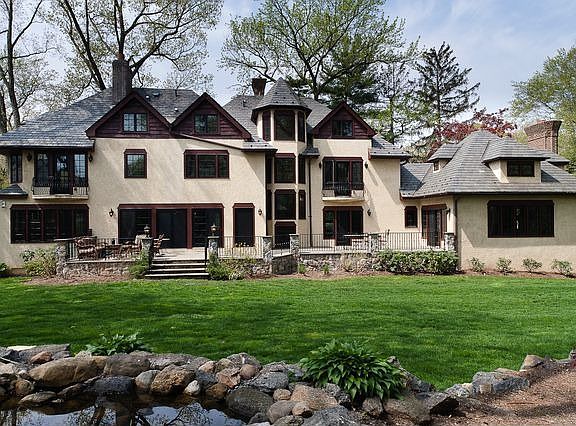 3rd image of 41 Highwood Ave