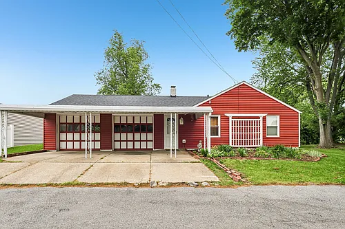 686 Portage Lakes Dr Photo 1