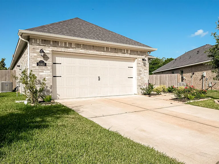 31803 Wellington Pass — Photo 2