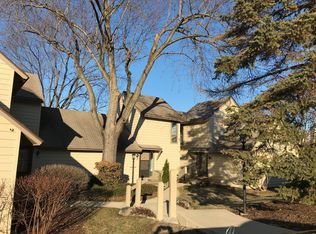 708 Wakefield Rd, Gurnee, IL 60031