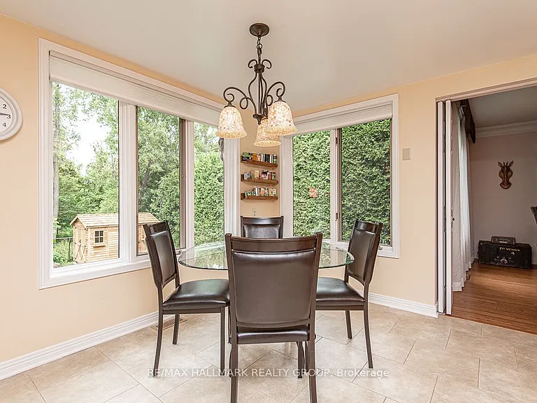 18 Hesse Cres — Photo 11
