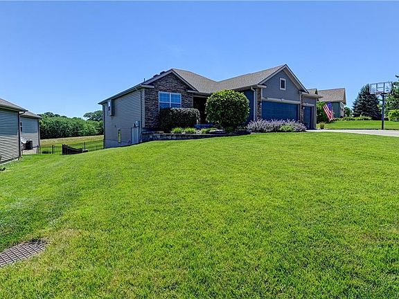 3rd image of 17905 Greyhawk Ridge Dr
