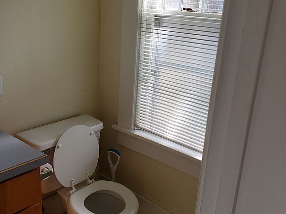 5th image of 1605 Pearl St APT 1