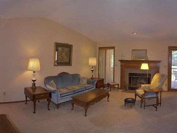 5th image of 3706 S Alder Ct