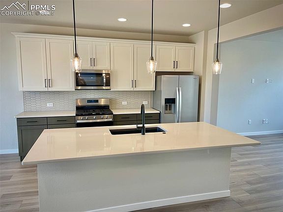 3rd image of 3551 Summer Dream Ave