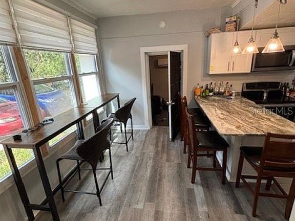 3rd image of 203 NW 25th St